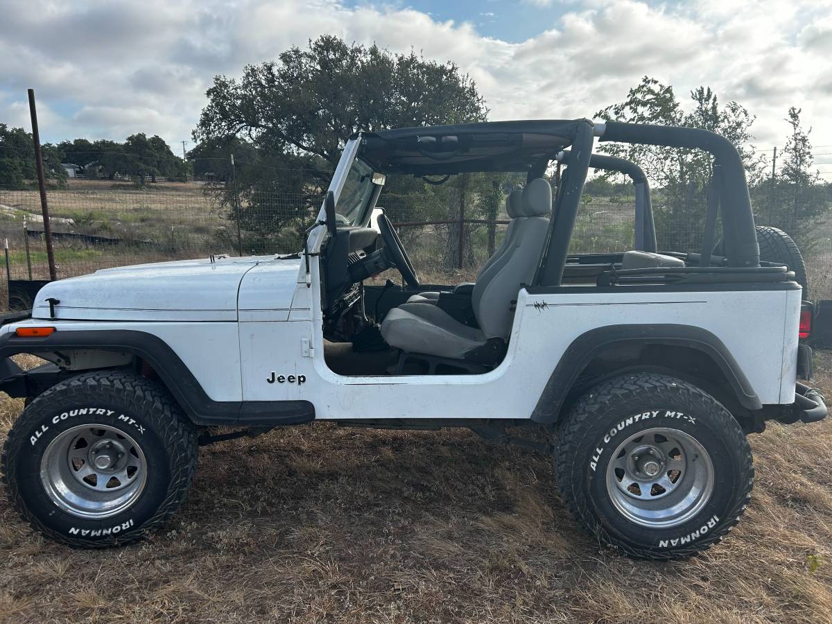 Jeep-Wranger-1994-White