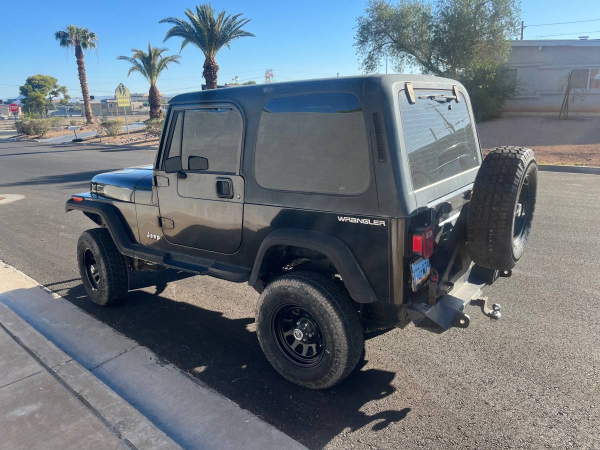 Jeep-Wrangler-1992-Black