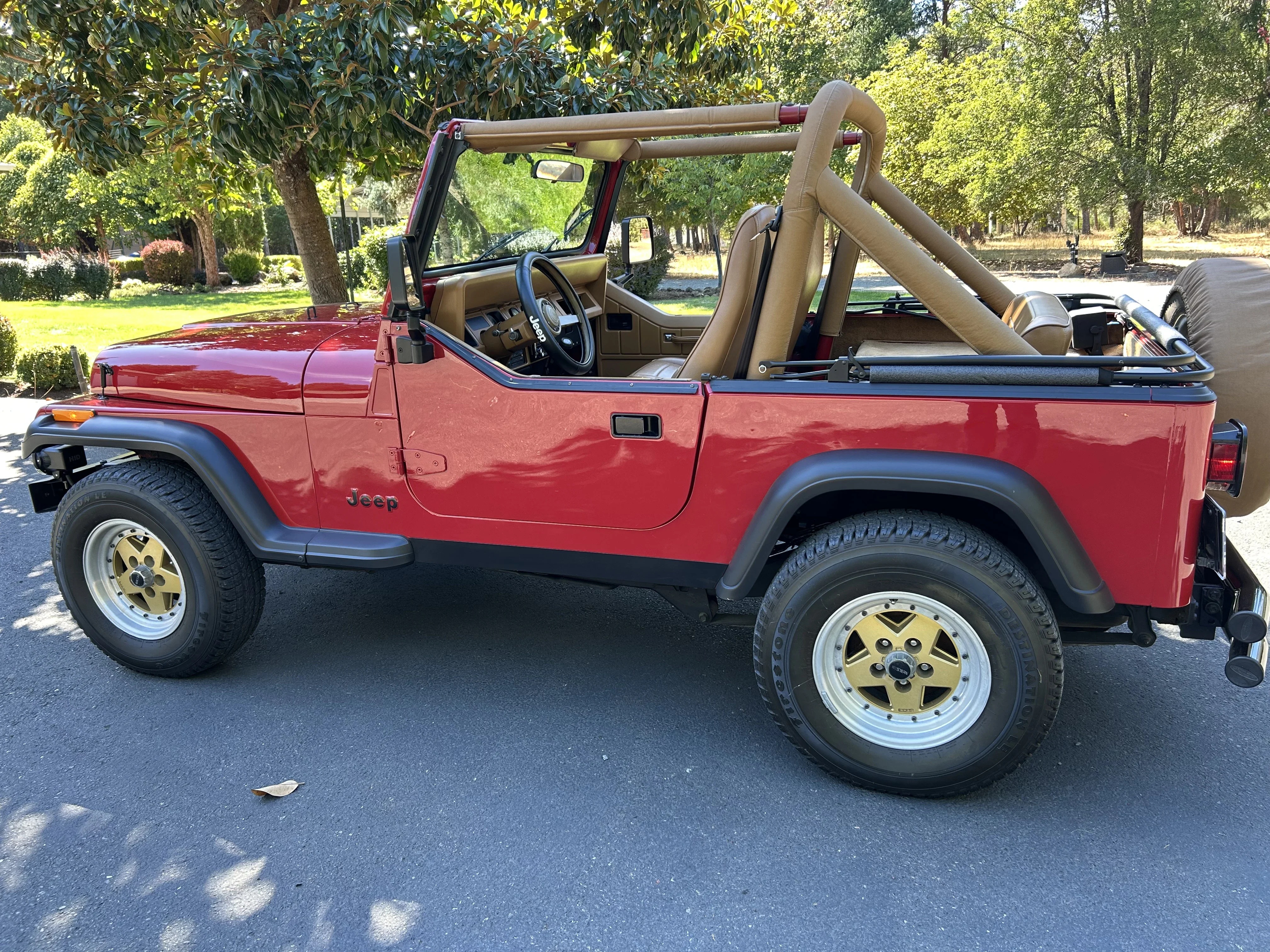 Jeep-Wrangler-2wd-unlimited-x-1987-Red-Beige
