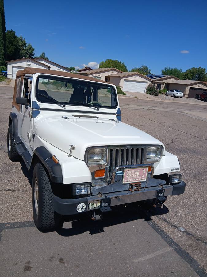 Jeep-Wrangler-lorado-1987-White