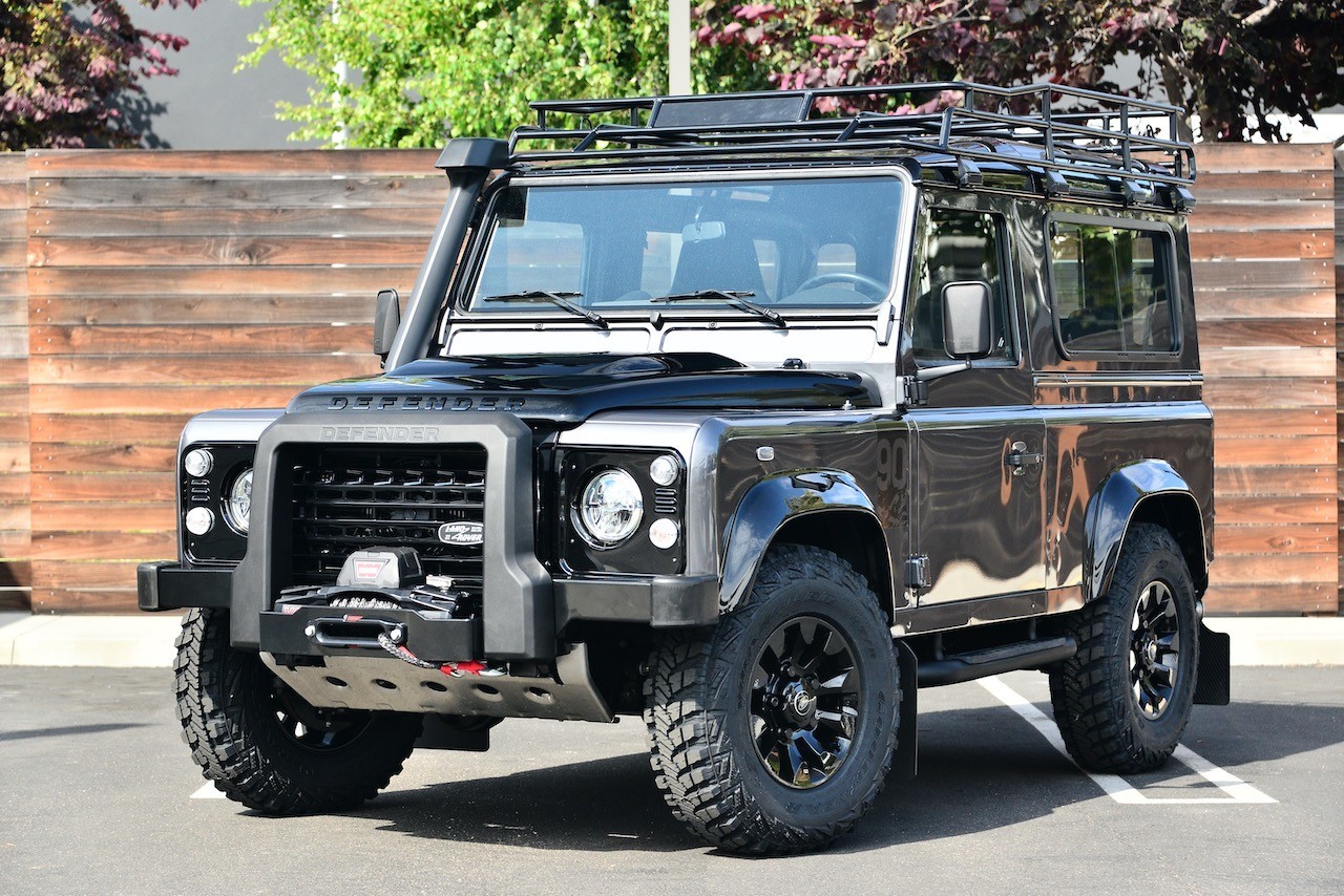 Land-Rover-Defender-1993-Black