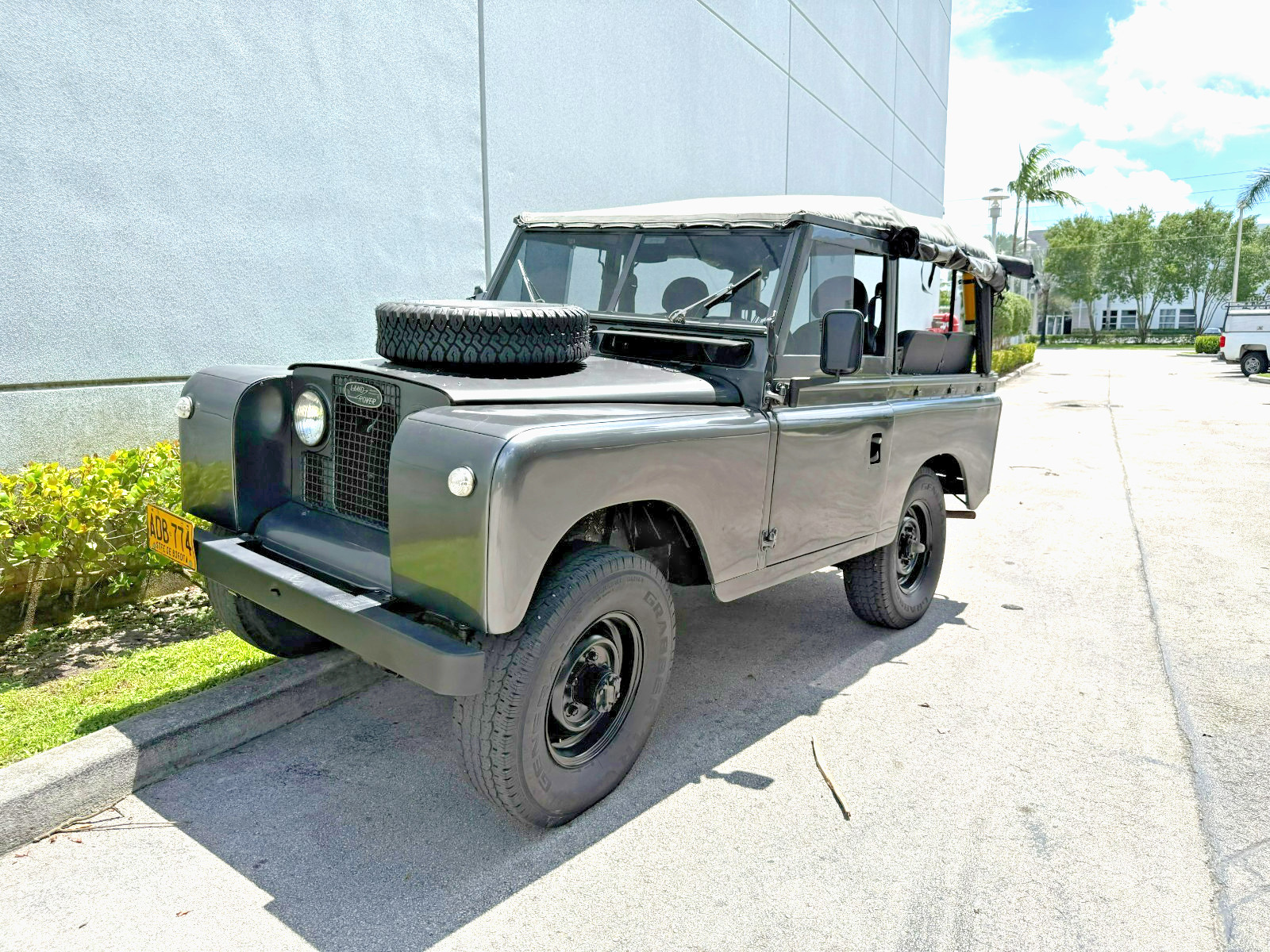 Land-Rover-Series-88-1964-SUV-Gray