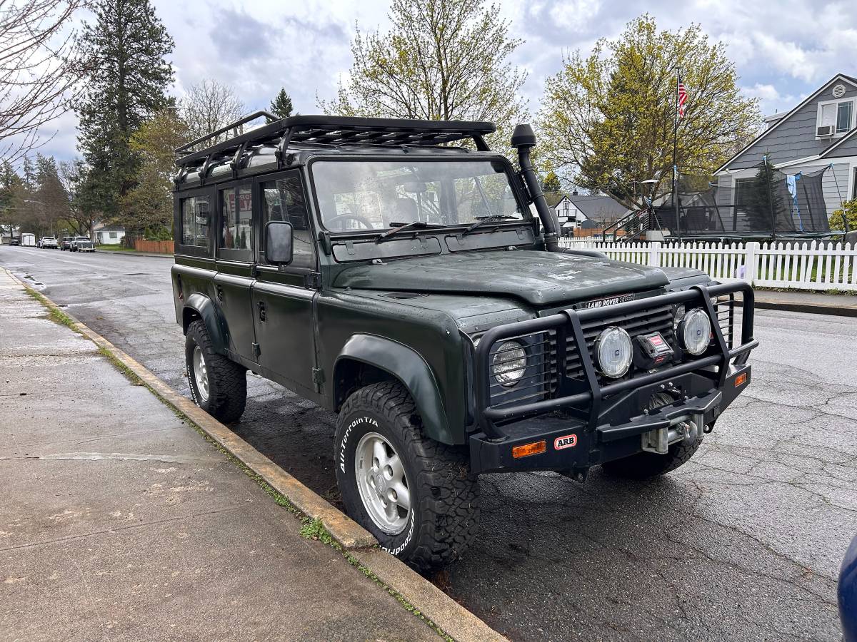 Land-rover-110-1983-Green