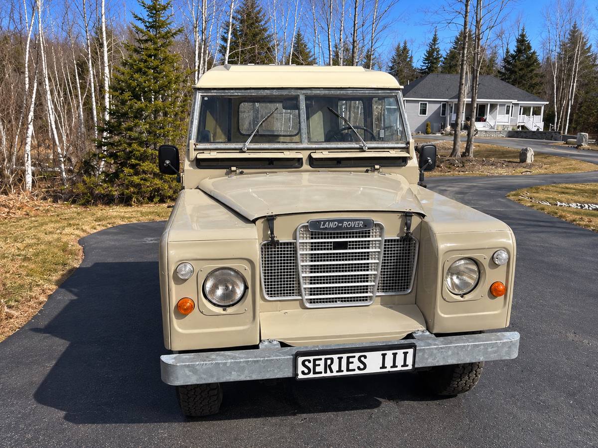 Land-rover-Santana-1979-Gray