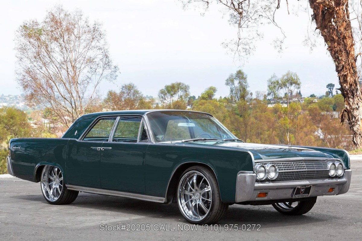 Lincoln-Continental-1963