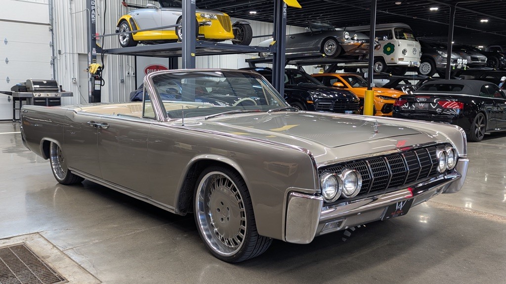 Lincoln-Continental-1964-TAN