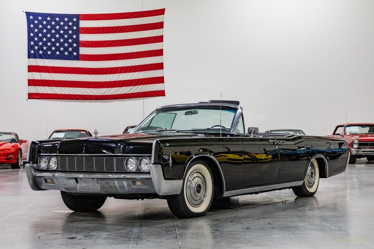 Lincoln-Continental-1966-Convertible-Black