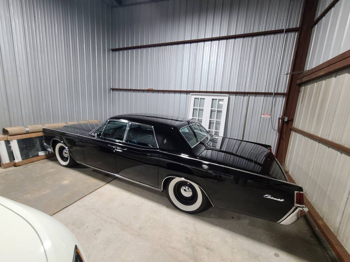 Lincoln-Continental-1968-Black