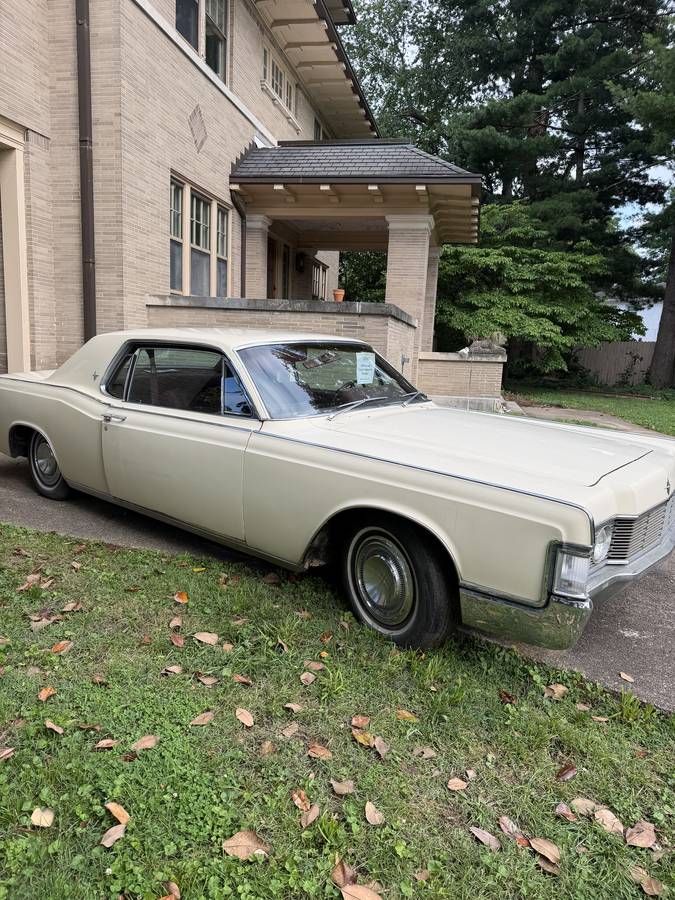 Lincoln-Continental-1968-White