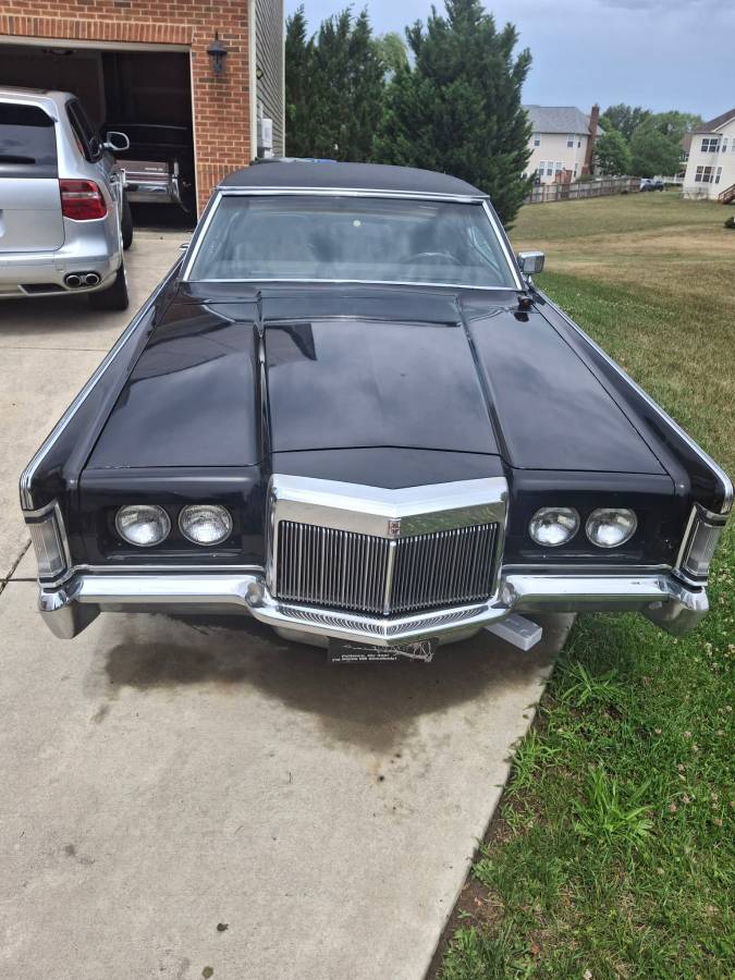 Lincoln-Continental-1971