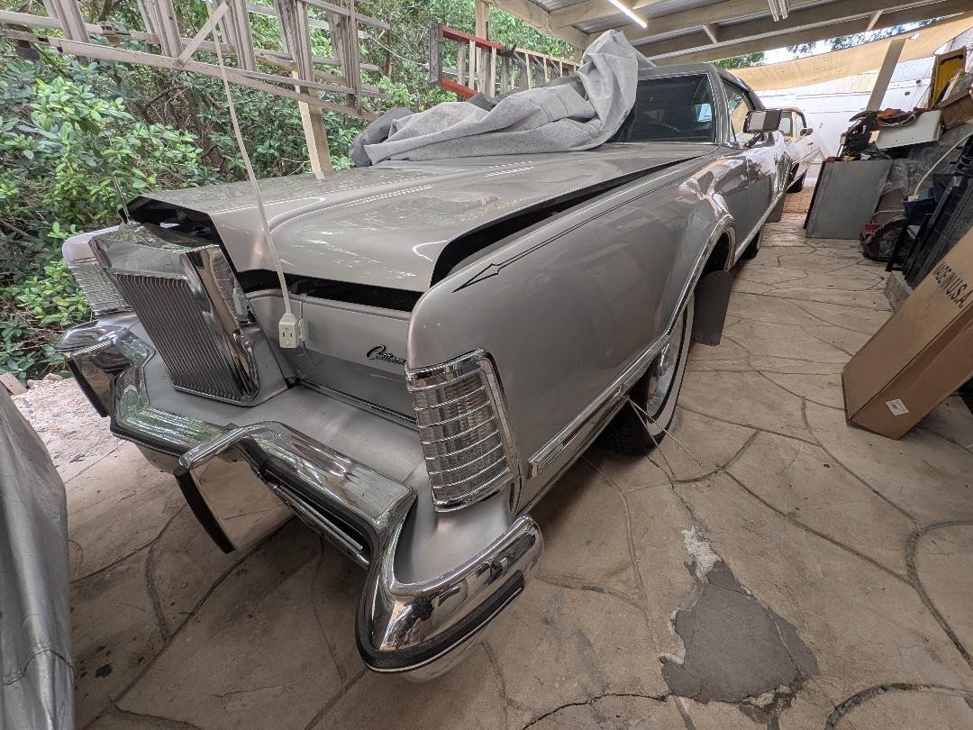 Lincoln Continental 1975