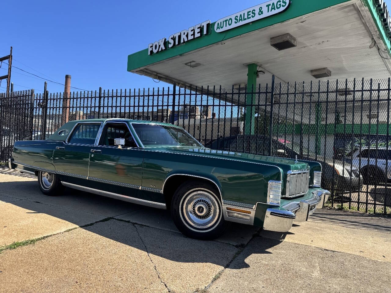 Lincoln-Continental-1976-Green