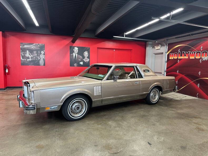 Lincoln-Continental-1980-Champagne