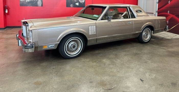 Lincoln-Continental-1980-Two-Tone-Champagne-Two-Tone-Leather