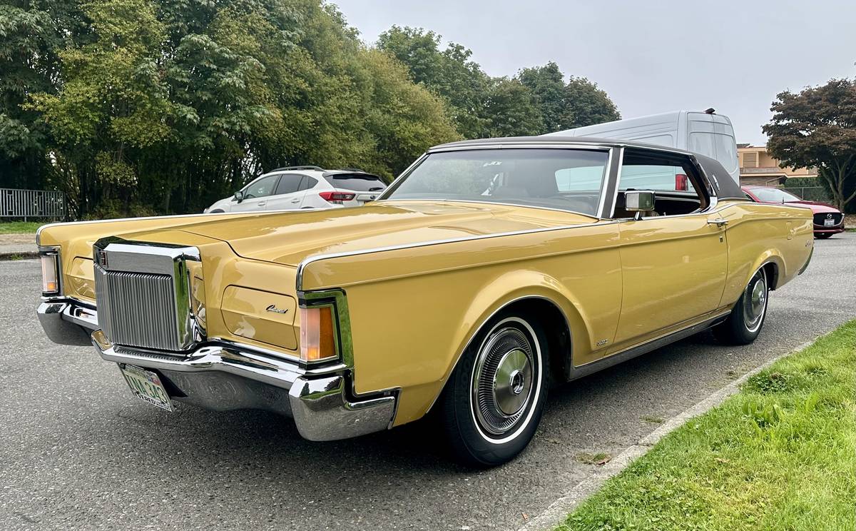 Lincoln-Continental-mk-iii-1971