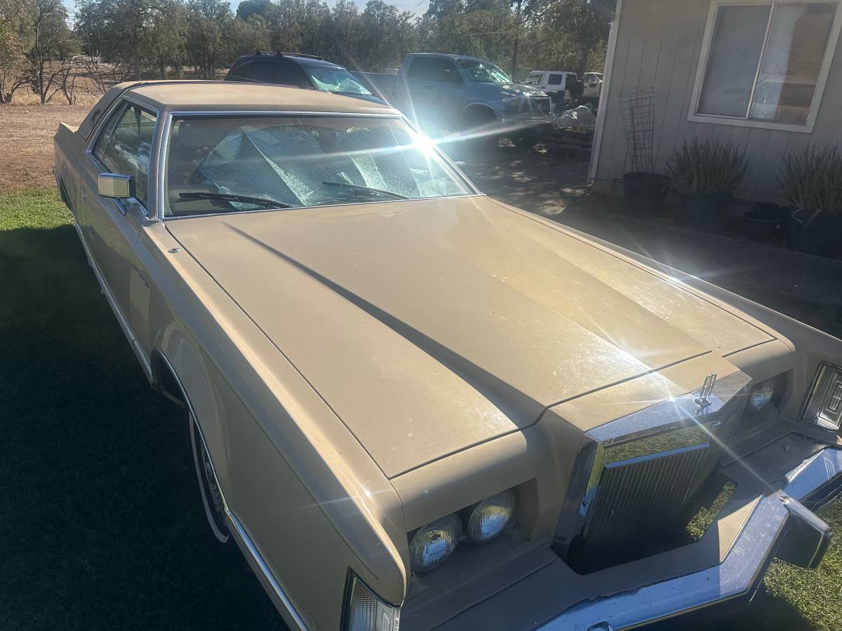 Lincoln-Continental-mk-v-1979