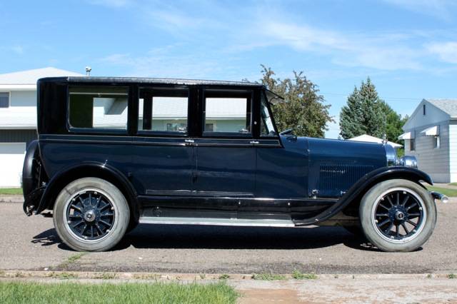 Lincoln-Model-l-7-passenger-sedan-1922-Blue