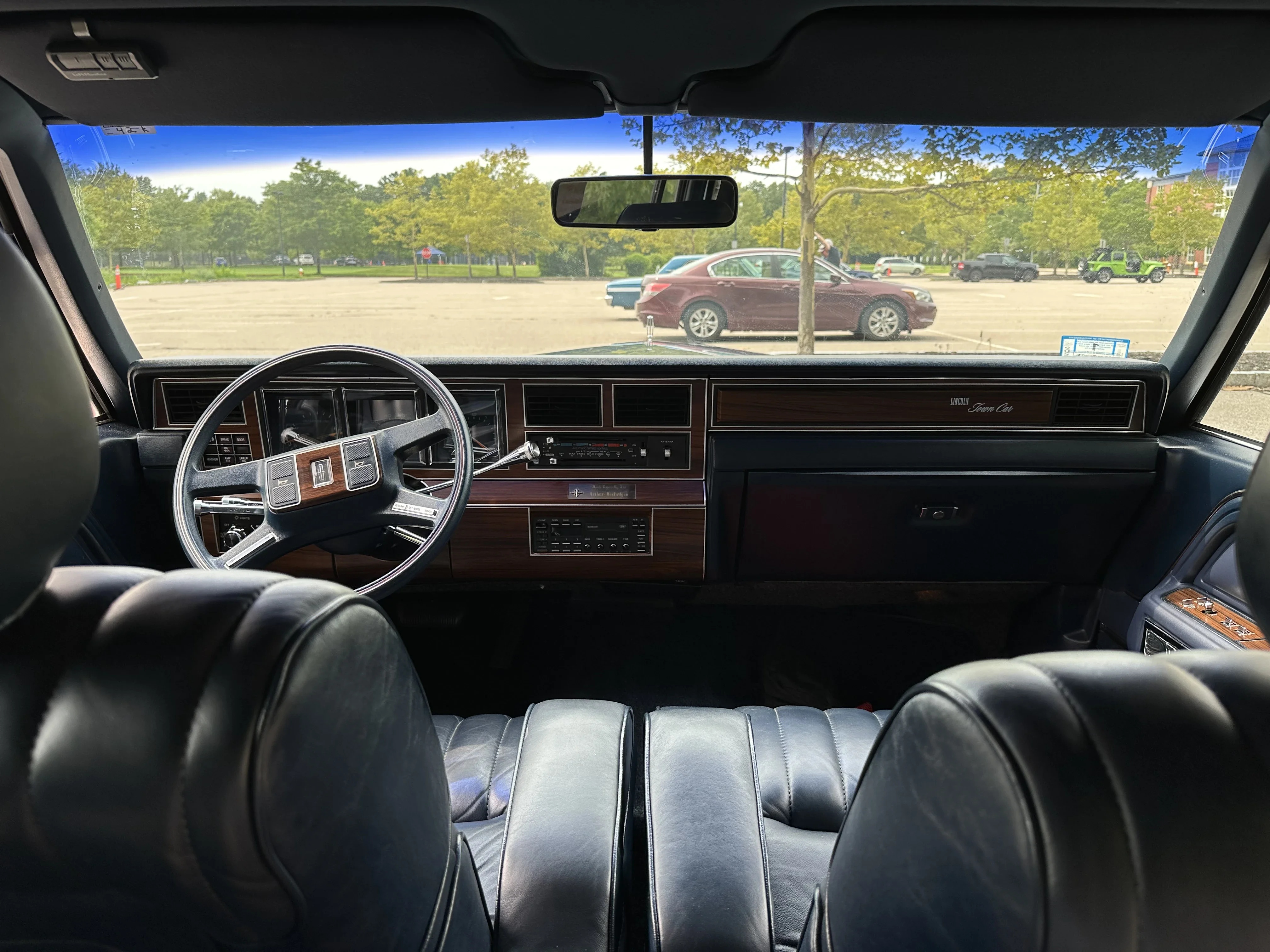 Lincoln-Town-car-1988-Blue-Blue