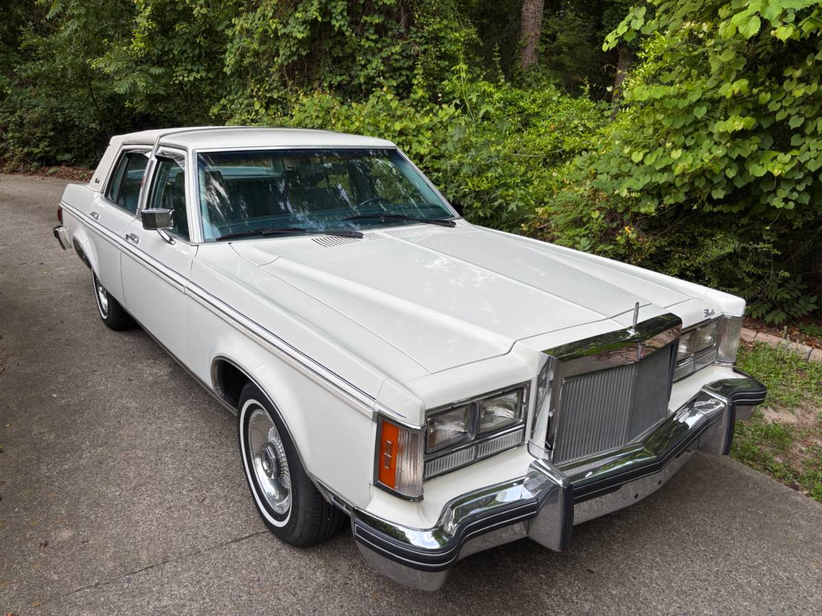 Lincoln-Versailles-1979-White