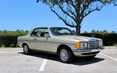 MERCEDES-BENZ 250CE 1982