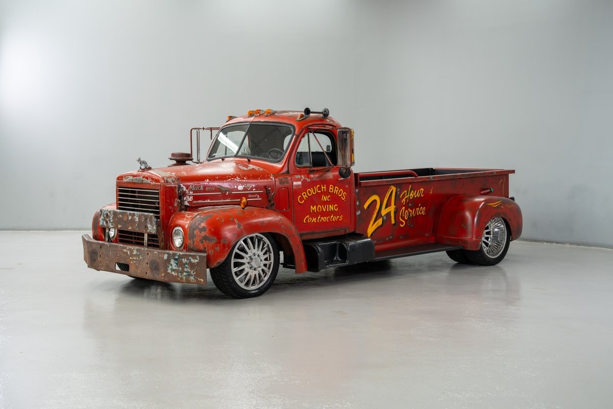 Mack-1960-Pickup-Truck-Green