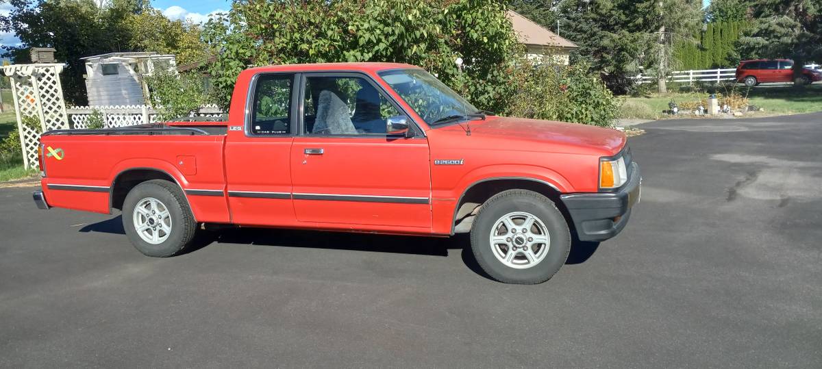 Mazda-Pickup-1990-Red