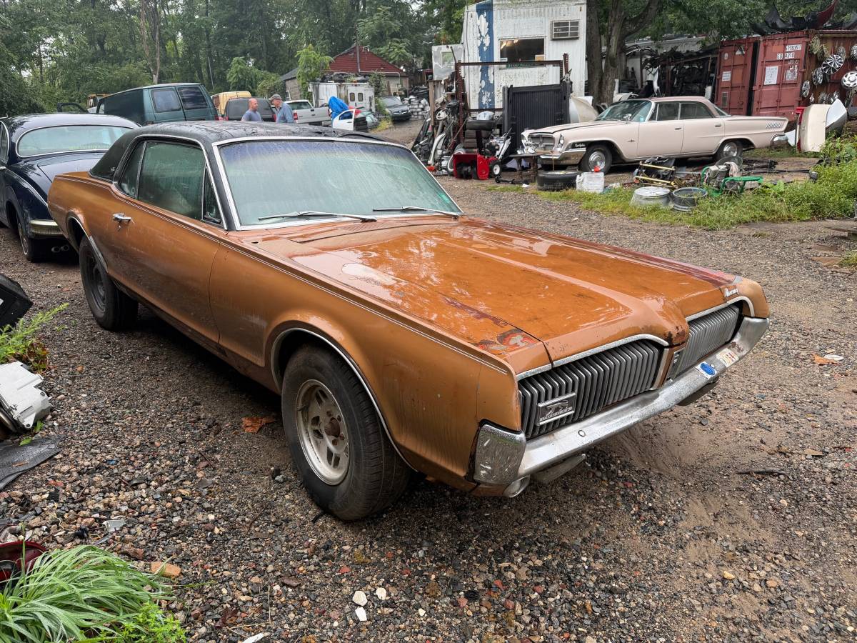 Mecury-cougar-1967-Brown