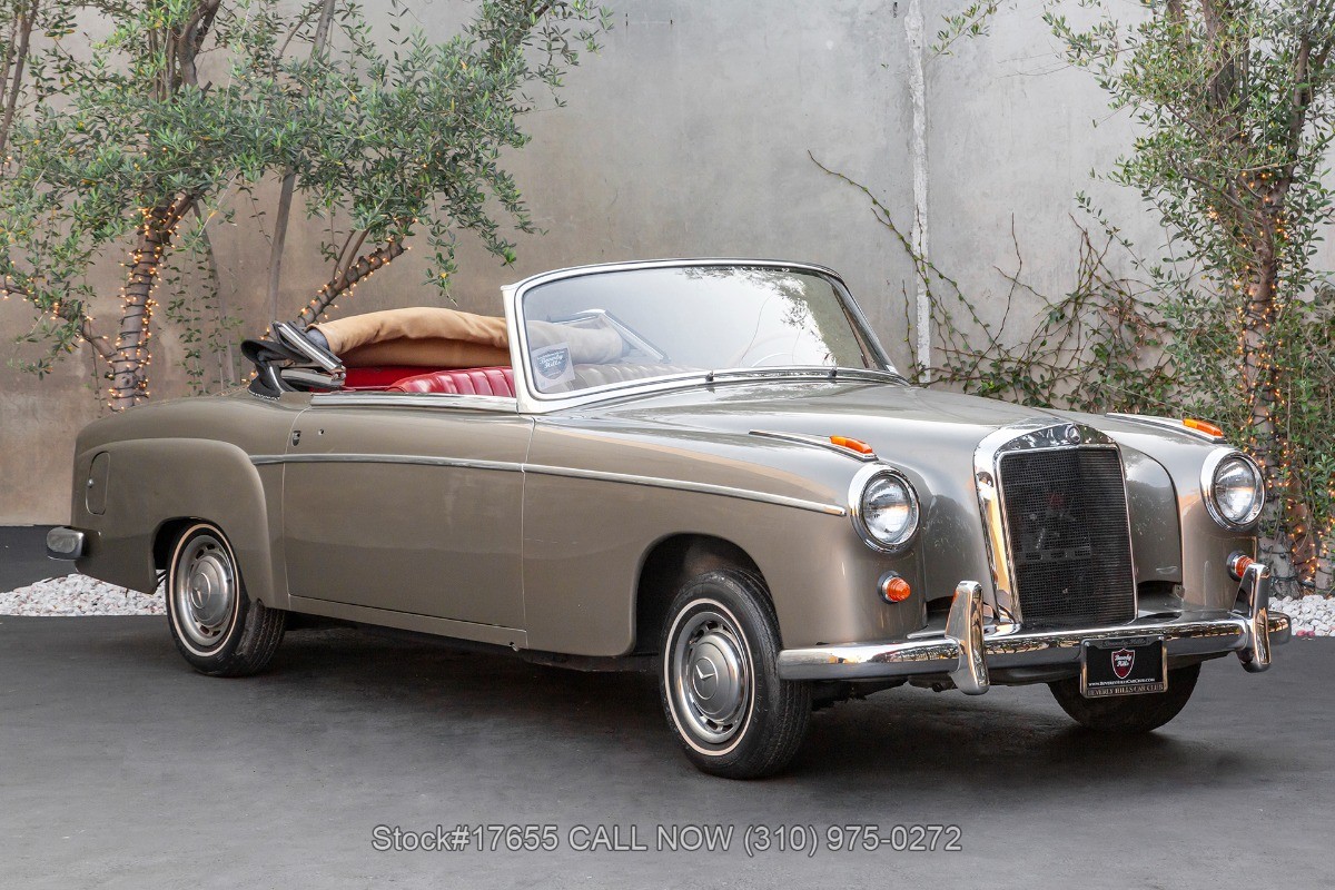 Mercedes-Benz-220SE-1960