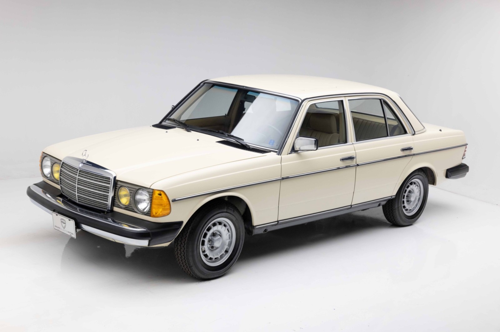 Mercedes-Benz-300-Series-1985-Sedan