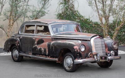 Mercedes-Benz 300B Adenauer 1952
