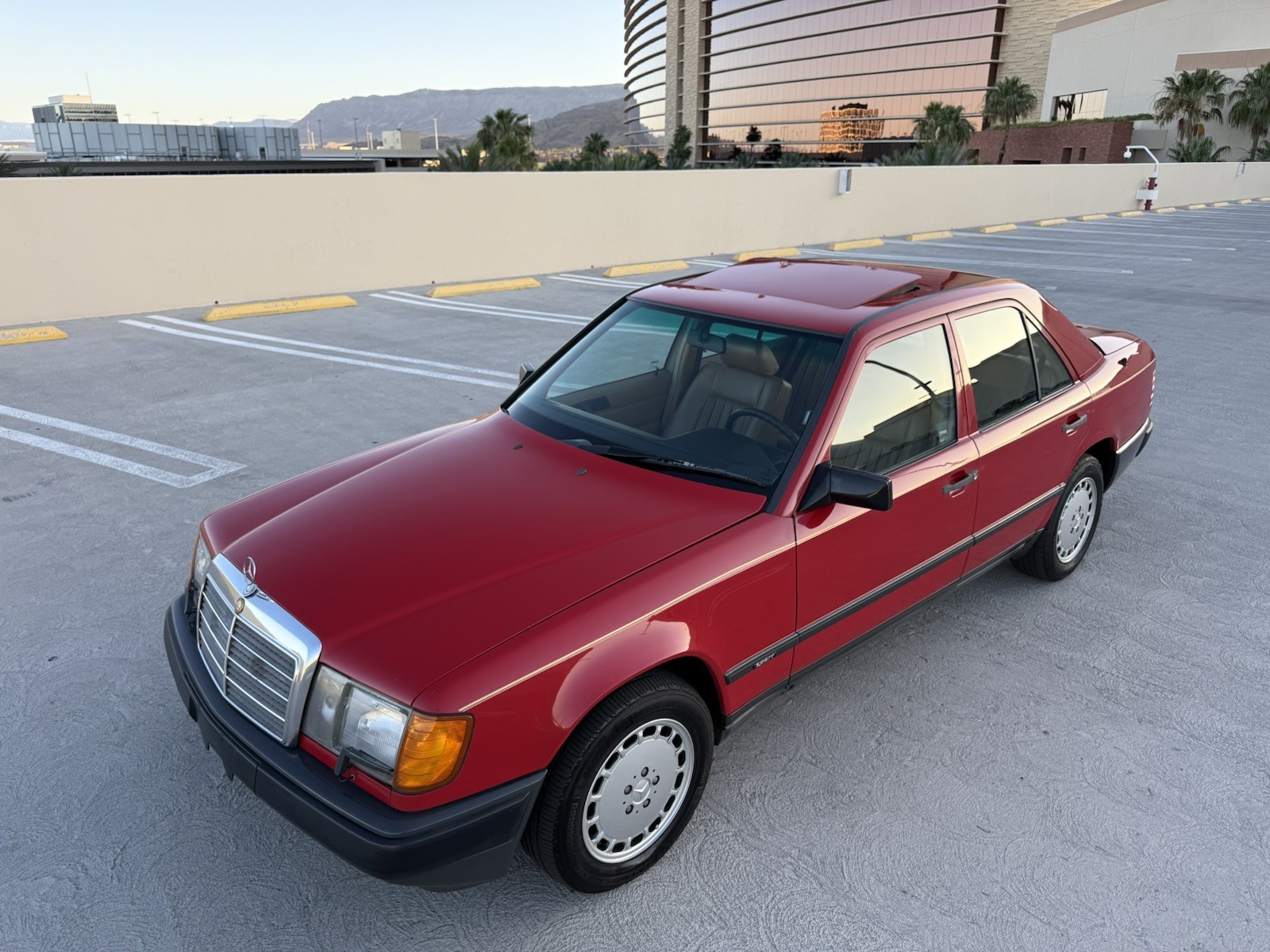 Mercedes-Benz-300E-1986-Sedan-Tan