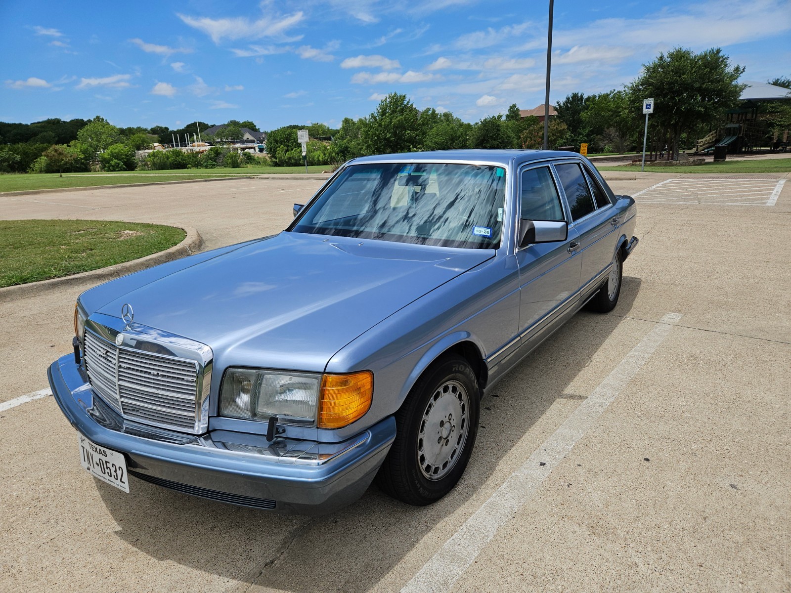 Mercedes-Benz 300SEL 1990
