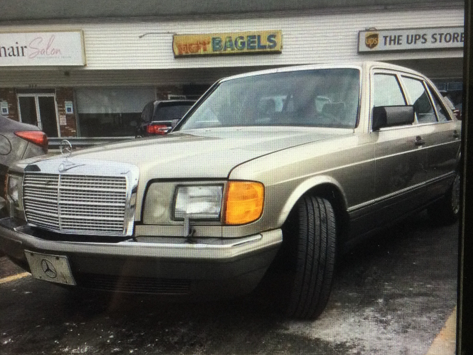 Mercedes-Benz-300SEL-1990-Sedan