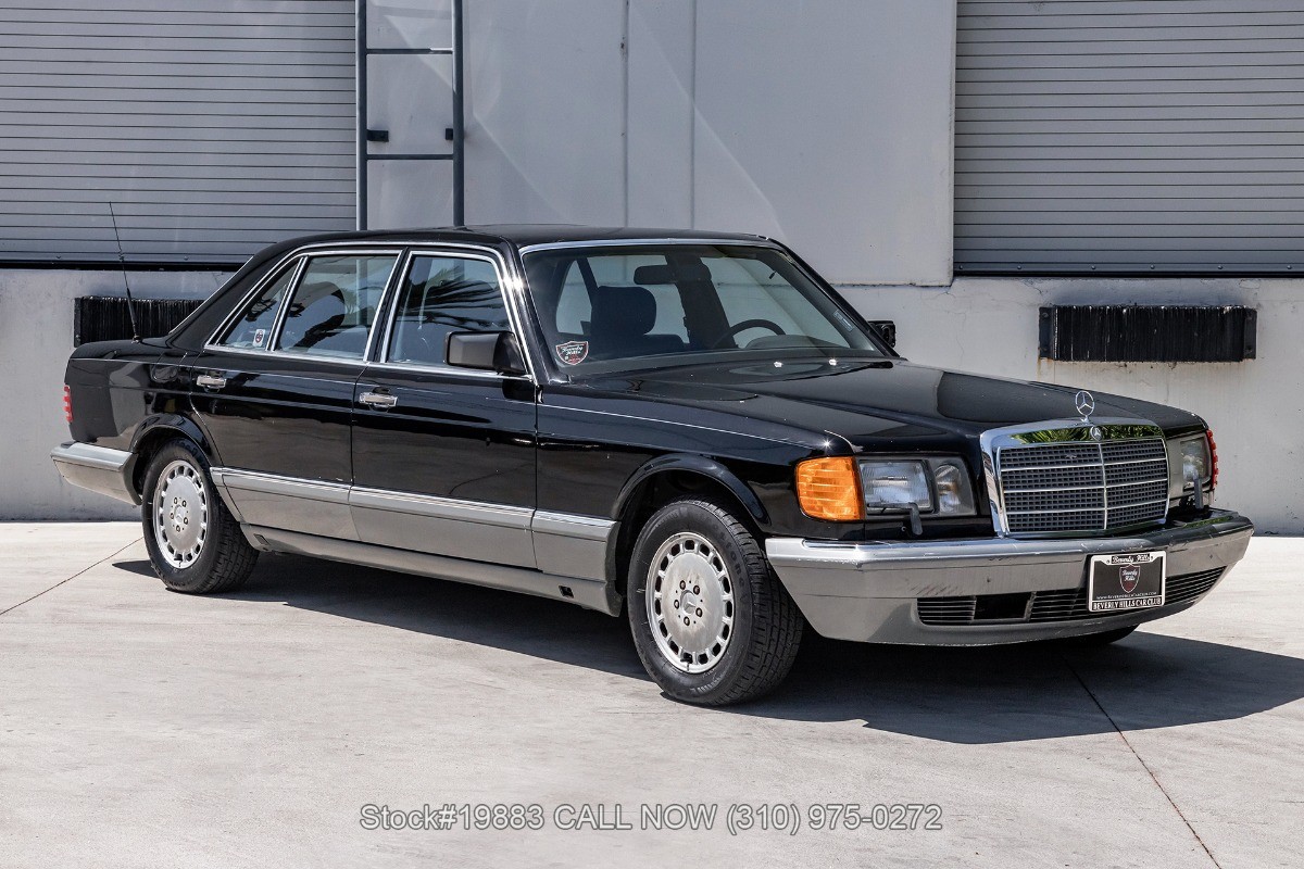 Mercedes-Benz 560SEL 1988