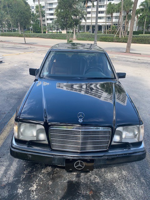Mercedes-Benz-E-320-1994-Sedan-Tan