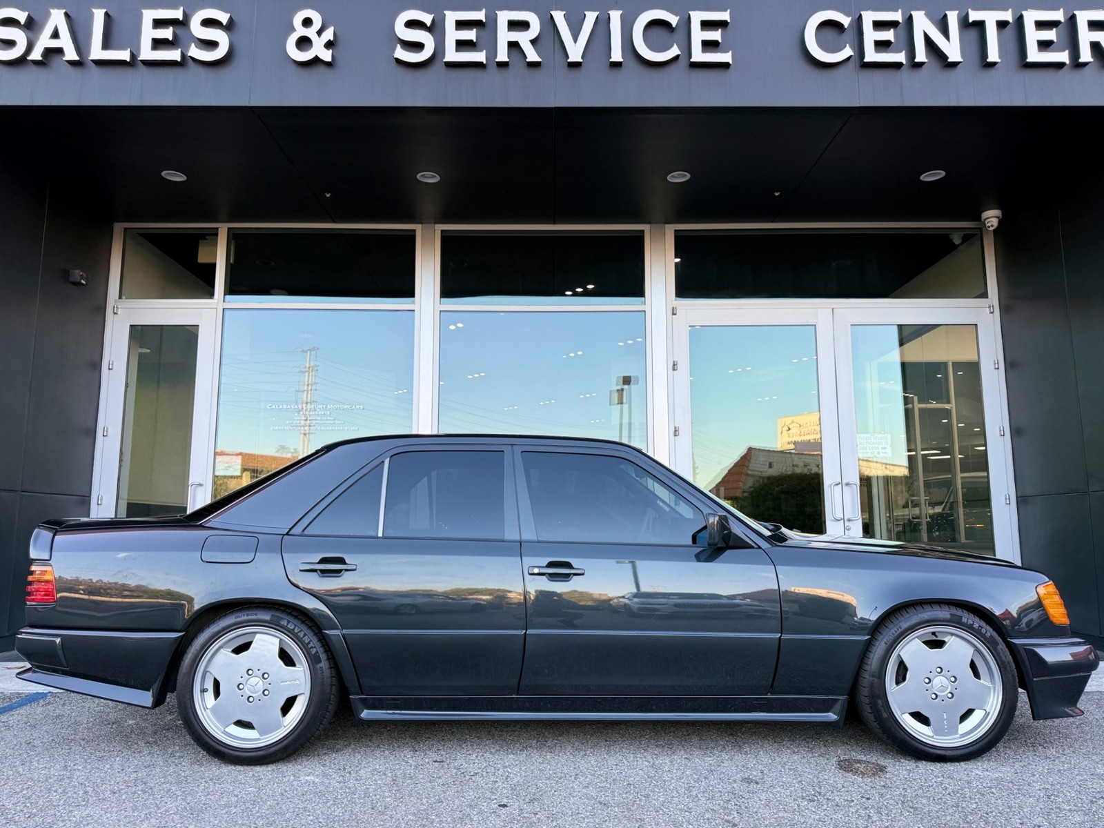 Mercedes-Benz-E-Class-1990-Sedan-Gray