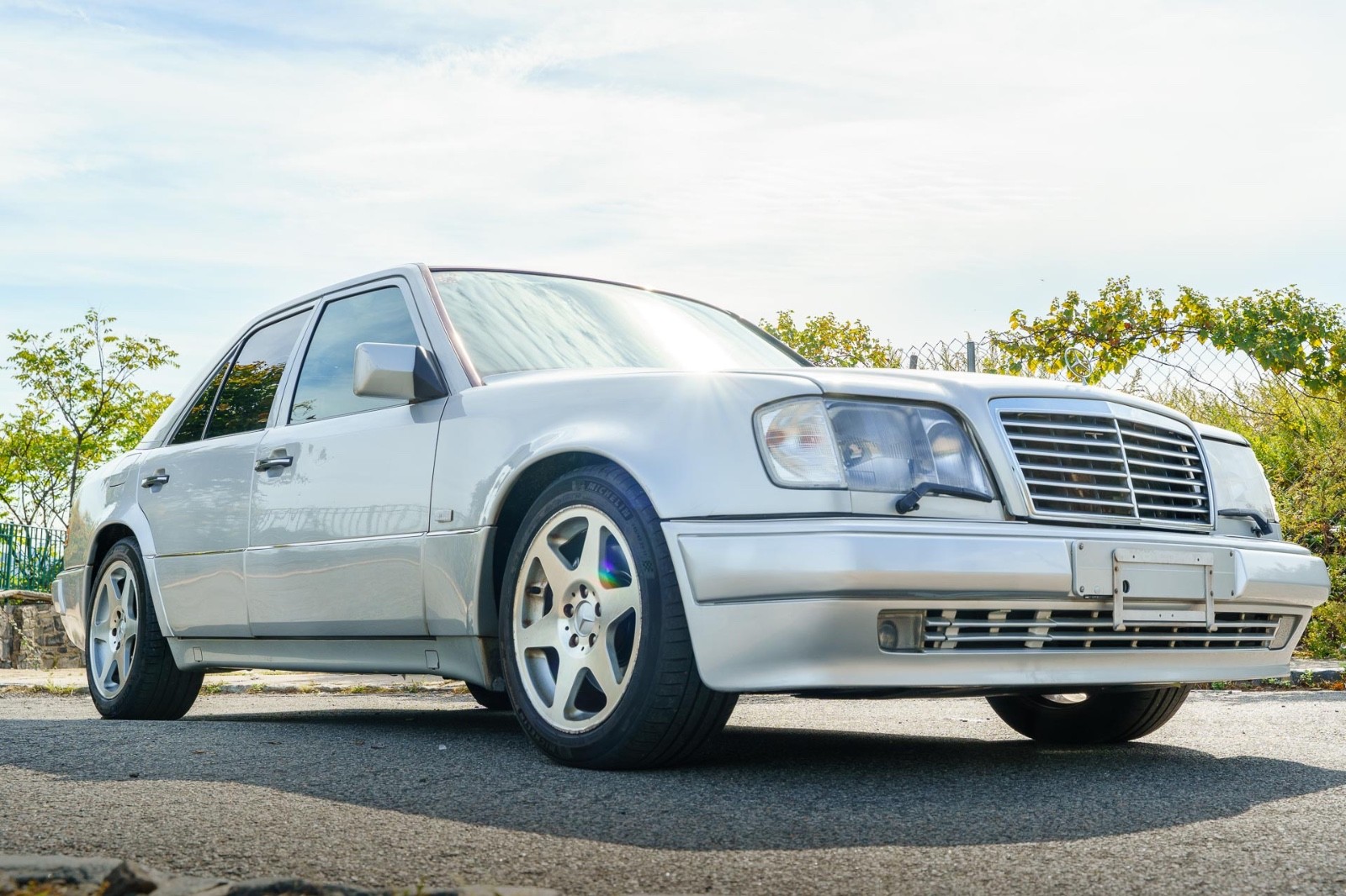 Mercedes-Benz-E500-Limited-1995-Sedan-Limited