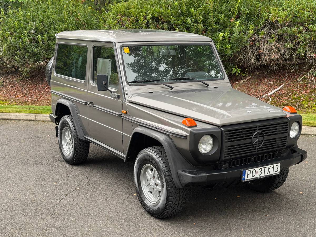 Mercedes-benz-230-1986