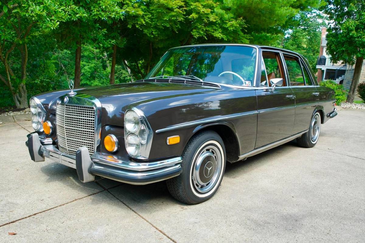 Mercedes-benz-280-se-4.5-1972-Brown