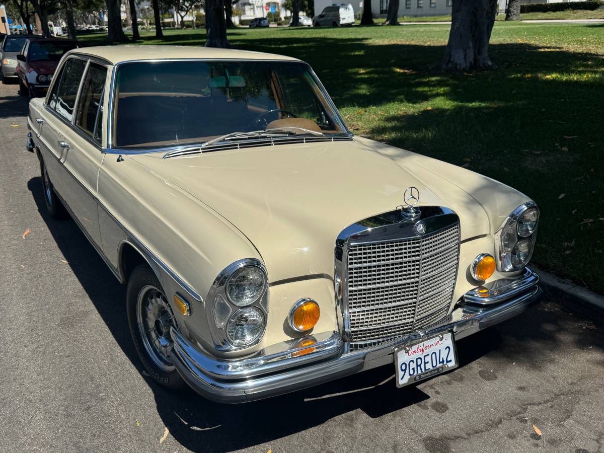 Mercedes-benz-280sel-4.5-1972-custom
