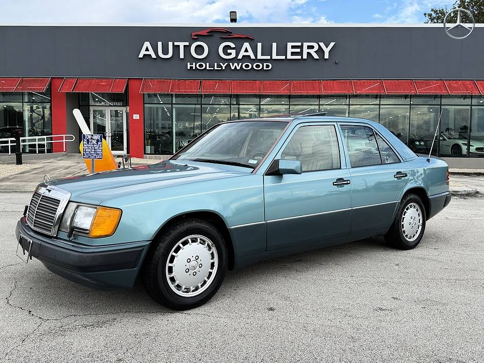 Mercedes-benz-300-series-300e-1991