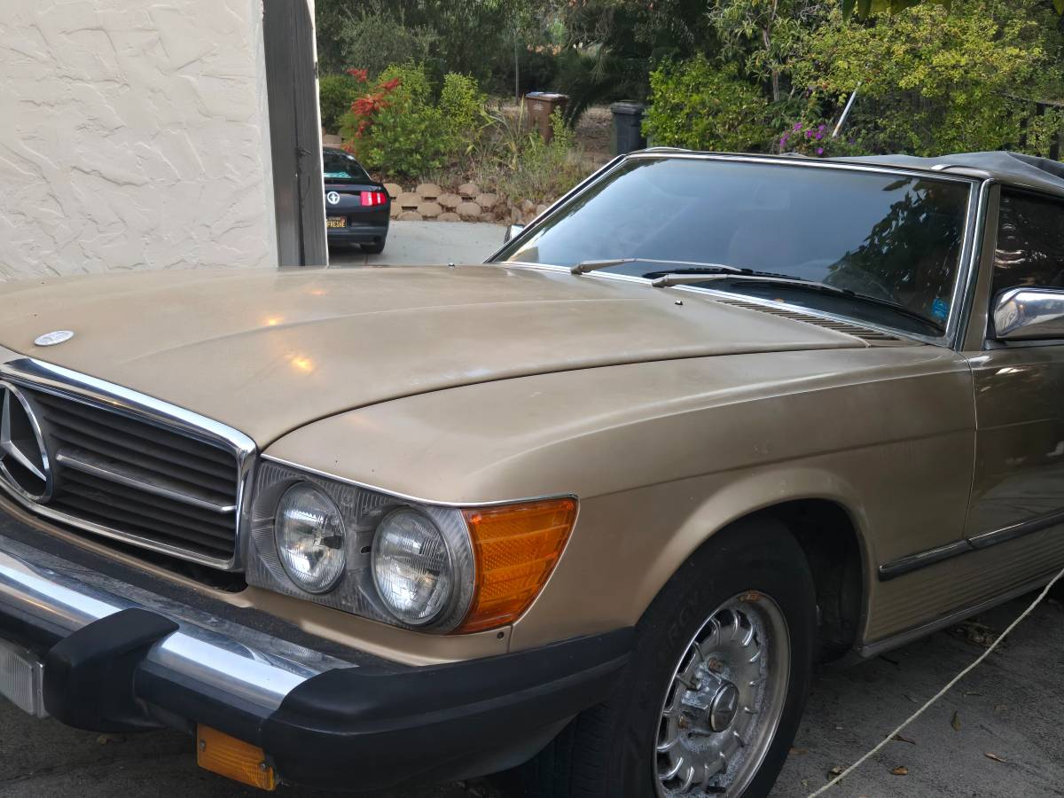 Mercedes-benz-380-1983