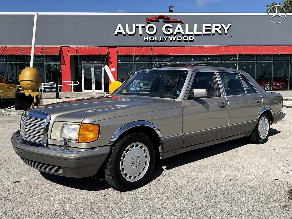 Mercedes-benz-560-series-1986