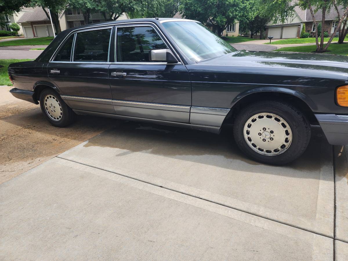 Mercedes-benz-560sel-1990-Gray