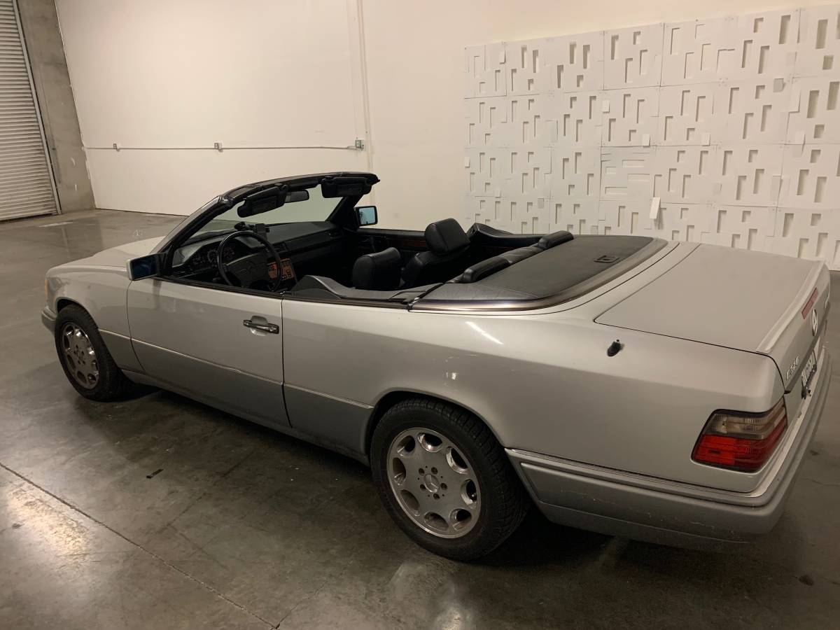 Mercedes-benz-E320-1994-Silver