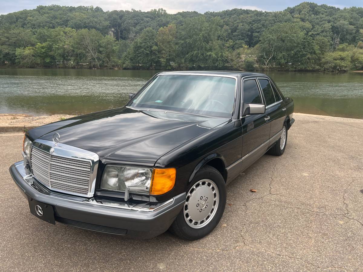 Mercedes-benz-S-class-w126-1991-Black
