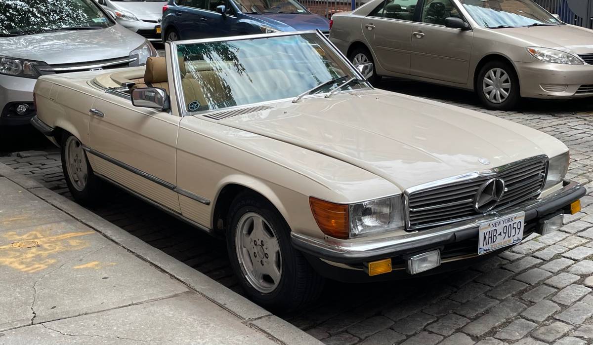 Mercedes-benz-Sl500-1985