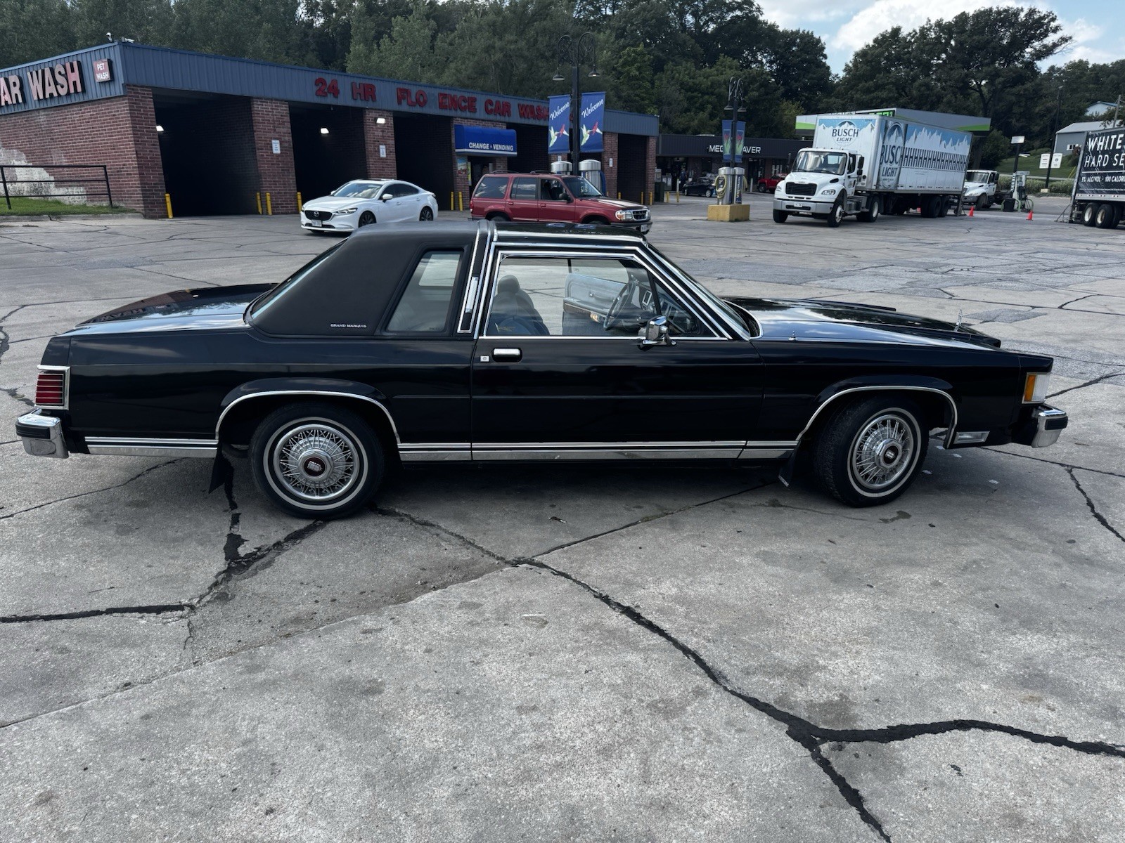 Mercury-Grand-Marquis-1987-Sedan-Gray