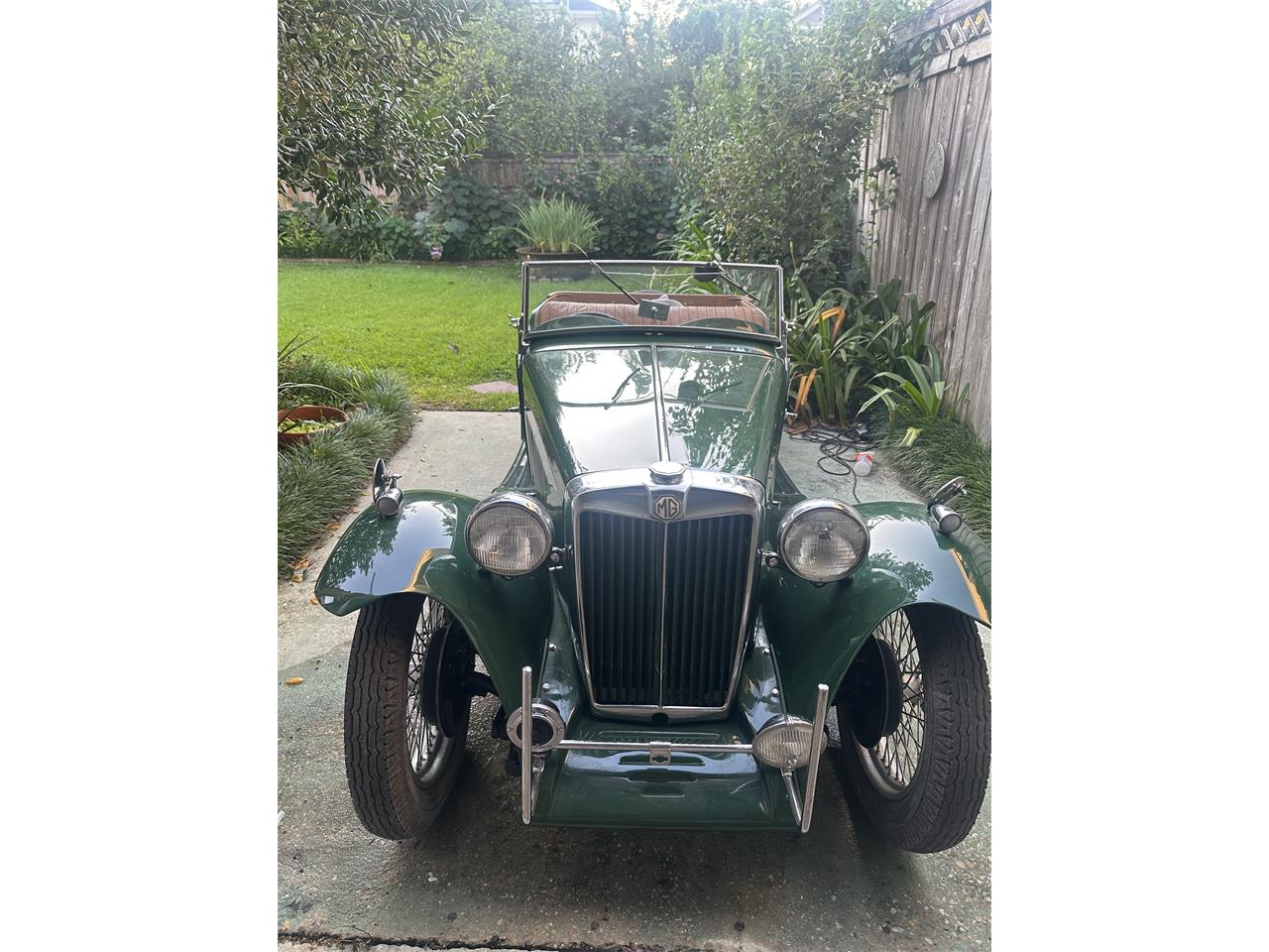 Mg-Tc-1949-Green-Tan