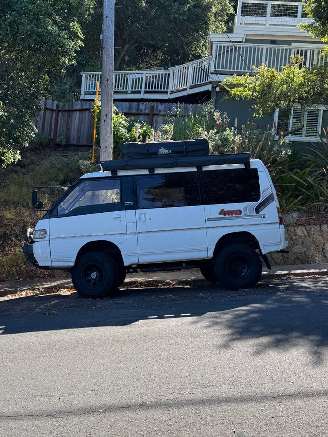 Mitsubishi-Delica-1991-White